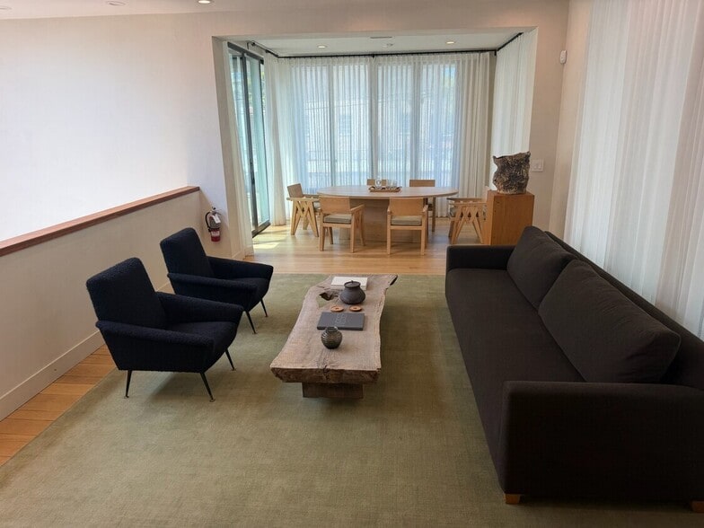 More Photos Of 145 S Rodeo Dr, Beverly Hills Storefront Retail Office For Lease