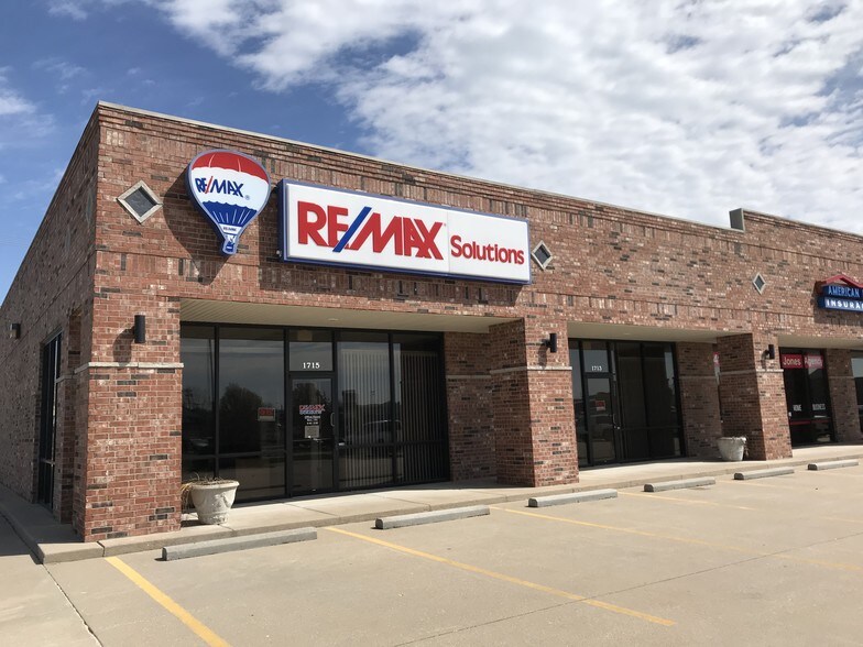 More Photos Of 1701-1715 W James River Rd, Ozark Office For Lease