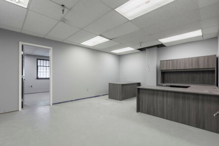 More Photos Of 1311 Bernheim Ln, Louisville Industrial For Sale