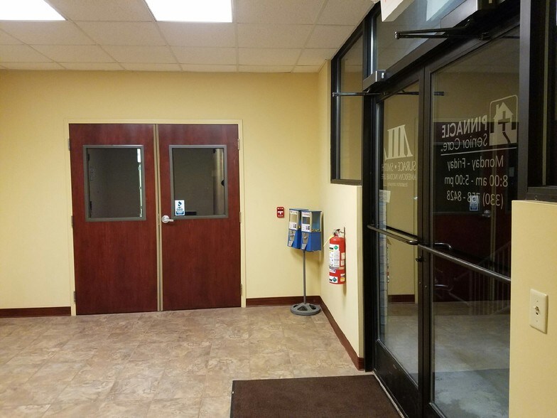 More Photos Of 7206 Market St, Boardman Office For Sale