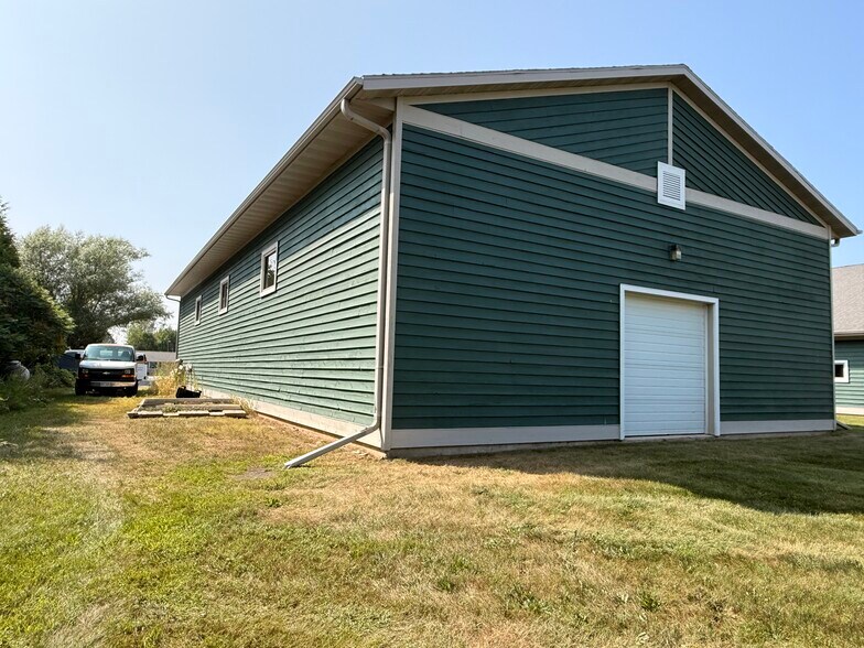 More Photos Of 2477 S Bay Shore Dr, Sister Bay General Retail For Sale