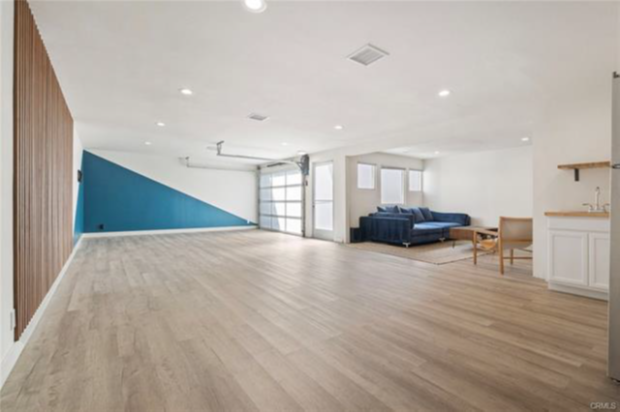 More Photos Of 555 E 3rd St, Long Beach Loft Creative Space For Sale