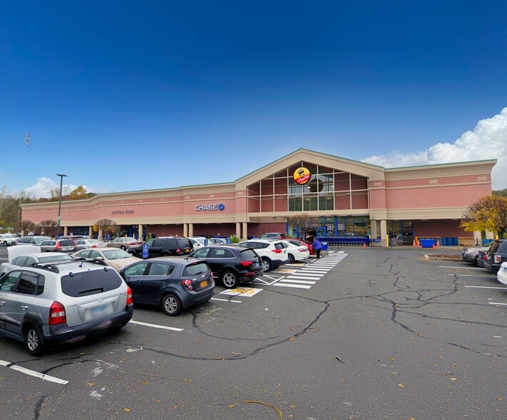 More Photos Of 1 Padanaram Rd, Danbury Storefront For Lease