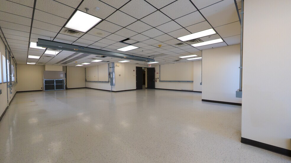 More Photos Of 2450 Marion Rd SE, Rochester Telecom Hotel Data Hosting For Lease