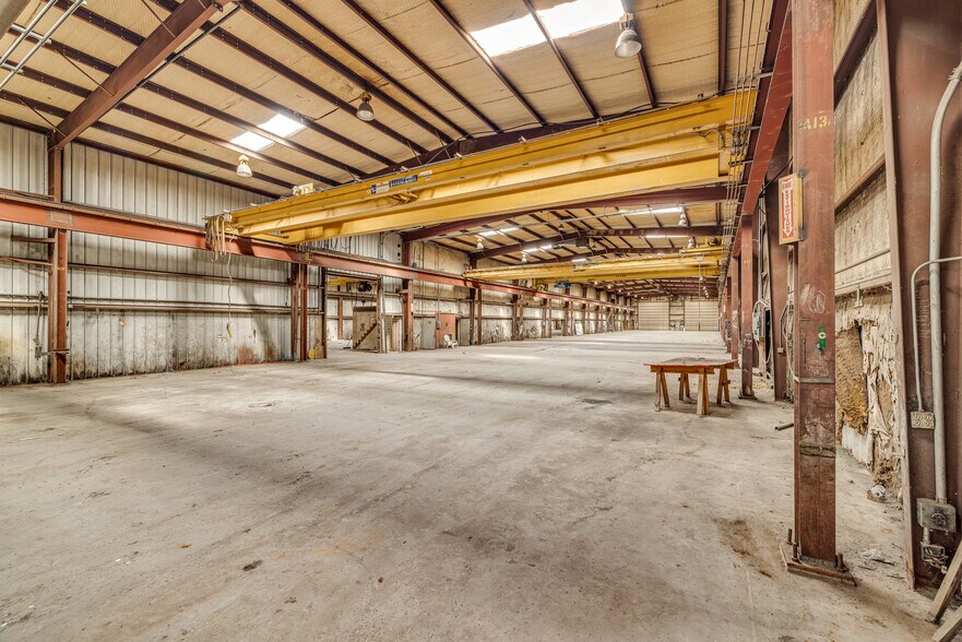 More Photos Of 2101 S East Ave, Cushing Warehouse For Lease
