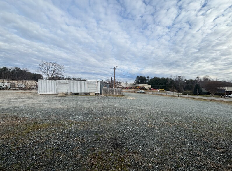 More Photos Of 5118 N Causeway Rd, Winston-Salem Land For Lease