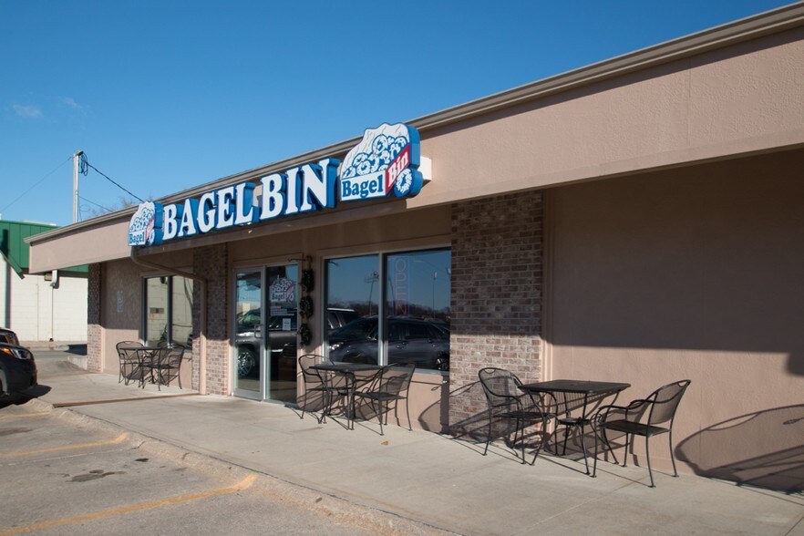 More Photos Of 1215-1243 S 119th St, Omaha General Retail For Lease