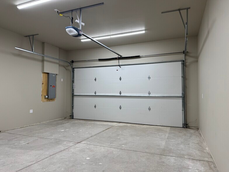 More Photos Of 5205 E 57th St, Sioux Falls Office For Sale