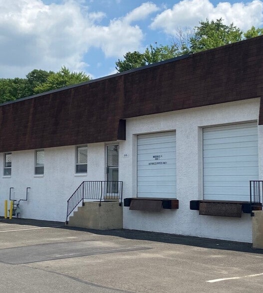 More Photos Of 2727 Philmont Ave, Huntingdon Valley Warehouse For Lease