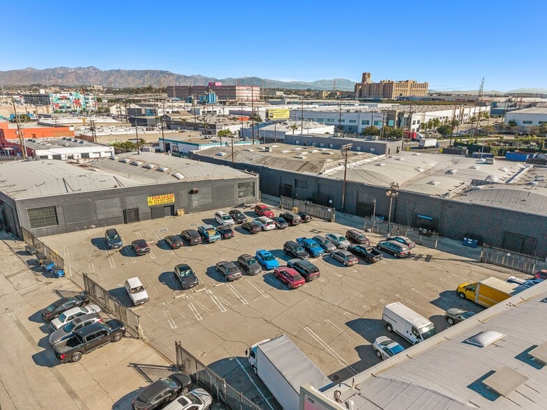 More Photos Of 2001-2031 S Santa Fe Ave, Los Angeles Warehouse For Lease