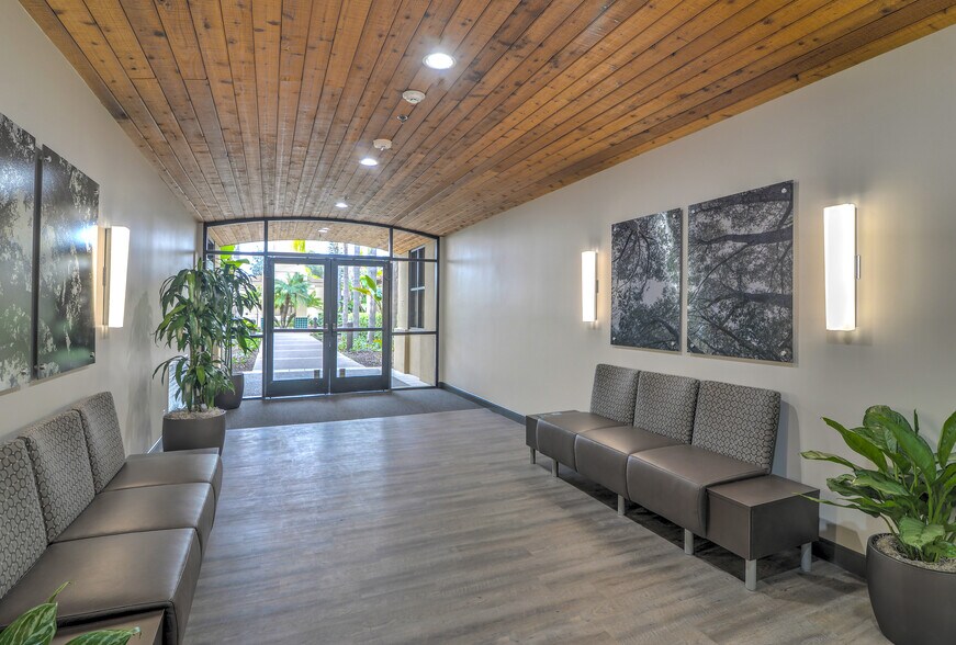 More Photos Of 15721-15725 Pomerado Rd, Poway Medical For Lease