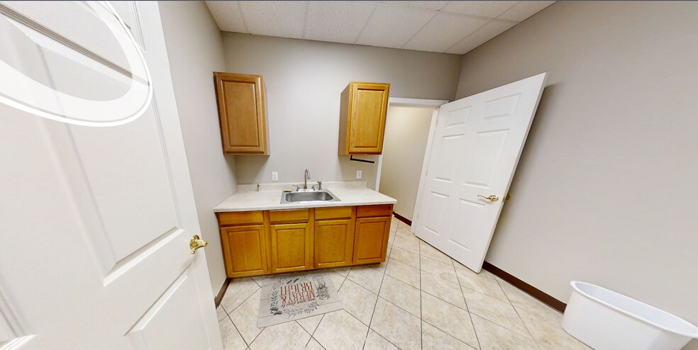 More Photos Of 80-90 Wilson Rd, Humble Medical For Lease