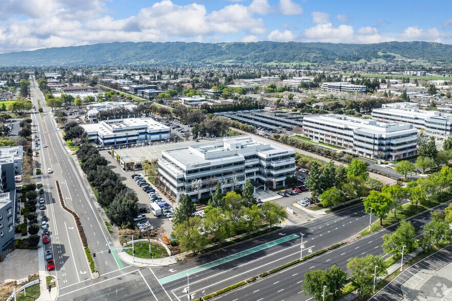 More Photos Of 5860 Owens Dr, Pleasanton Medical For Lease