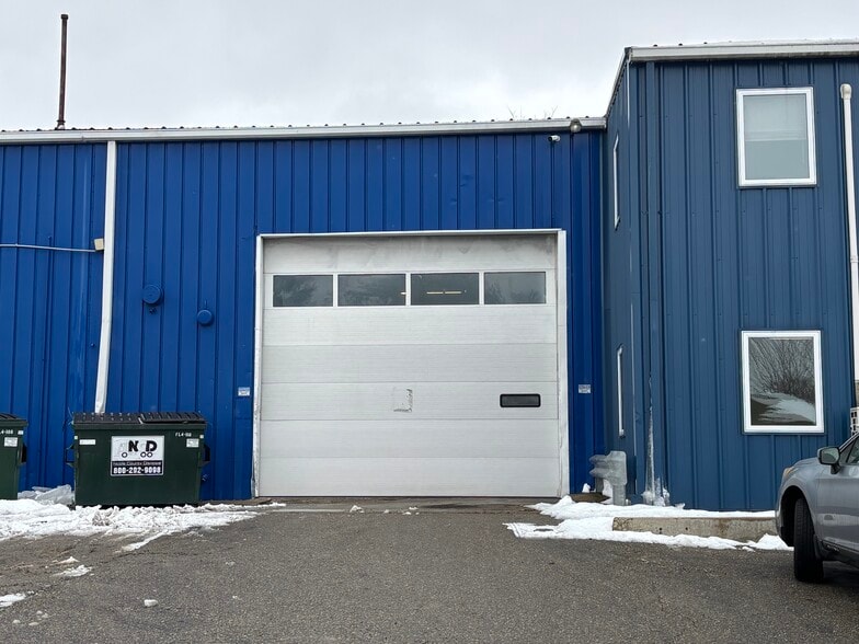 More Photos Of 100 E Industrial Dr, Cromwell Manufacturing For Sale