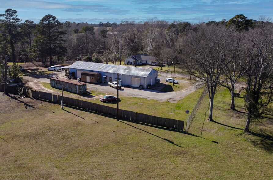 More Photos Of 1011 Redbud, Overton Warehouse For Sale