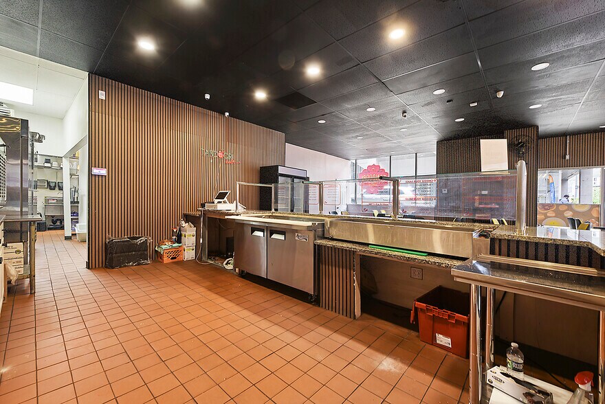 More Photos Of 400-416 Smithfield St, Pittsburgh Parking Garage For Lease