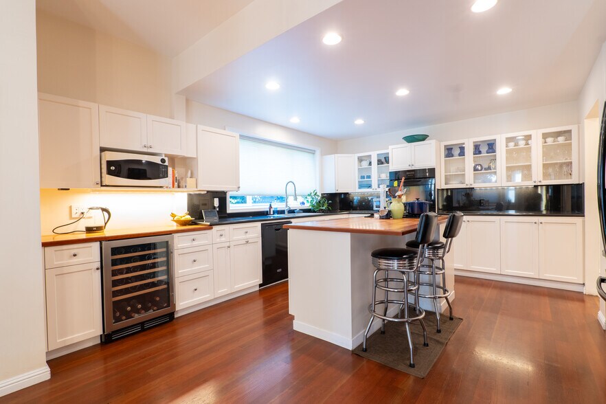 More Photos Of 1133 Seminary St, Napa Storefront Retail Office For Sale