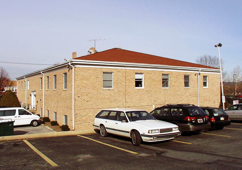 More Photos Of 420 N Park Rd, Wyomissing Office For Sale