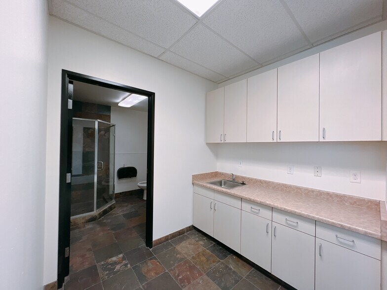 More Photos Of 15350 Fairfield Ranch Rd, Chino Hills Warehouse For Lease