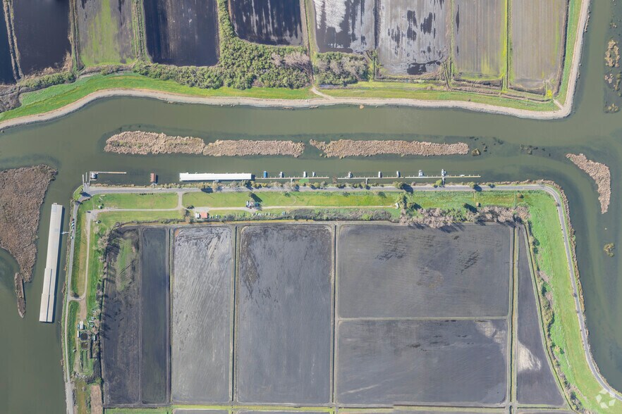 More Photos Of 7000 Holland Tract Rd, Brentwood Marina For Sale