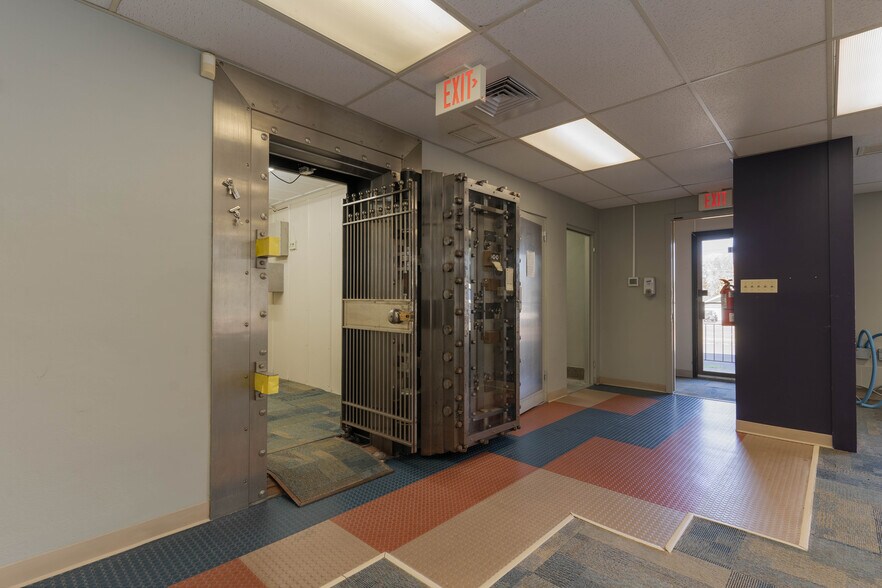 More Photos Of 402 Washington Ave, Iron River Bank For Sale