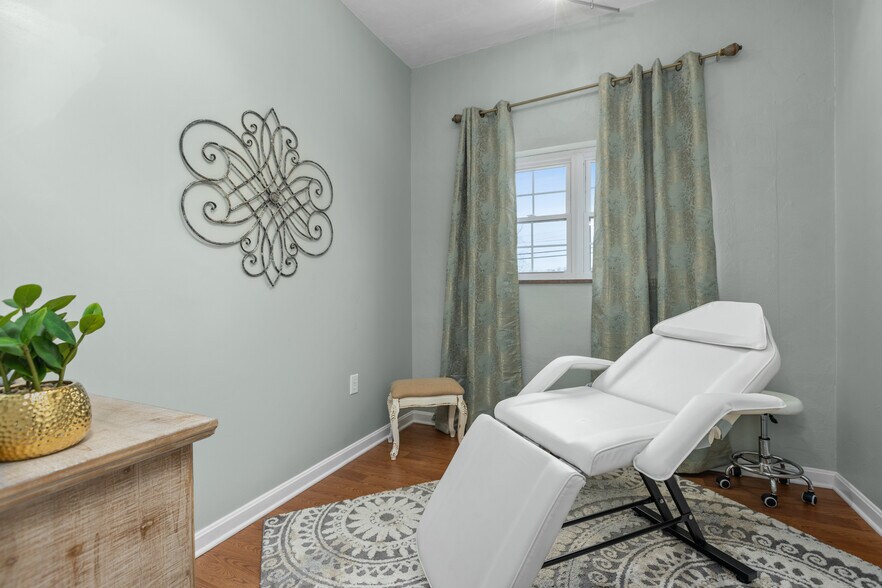 More Photos Of 206 Alexander Ave, Strabane Medical For Sale