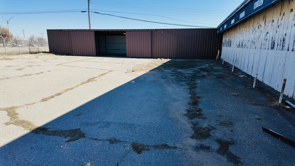 More Photos Of 1520 S Central Ave, Oklahoma City Manufacturing For Lease