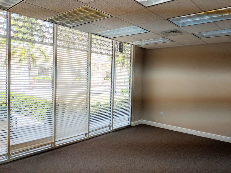 More Photos Of 2161 Mcgregor Blvd, Fort Myers Office For Sale