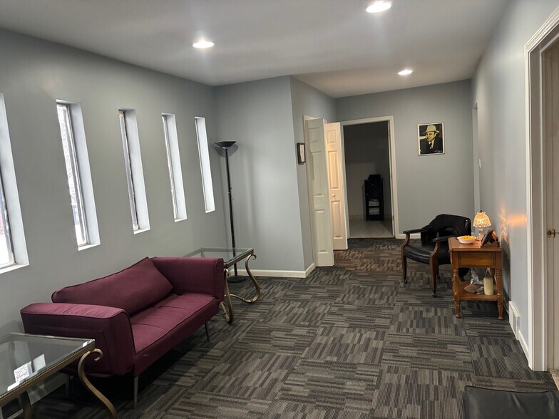 More Photos Of 13417 E 8 Mile Rd, Warren Warehouse For Lease