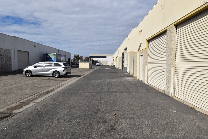 More Photos Of 27715 Jefferson Ave, Temecula Unknown For Lease