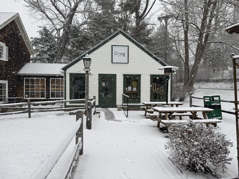 Primary Photo Of 792 Route 35, Cross River Restaurant For Lease