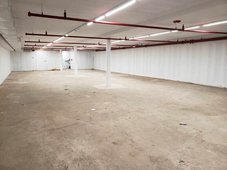 More Photos Of 526 Broadway, Newark General Retail For Sale