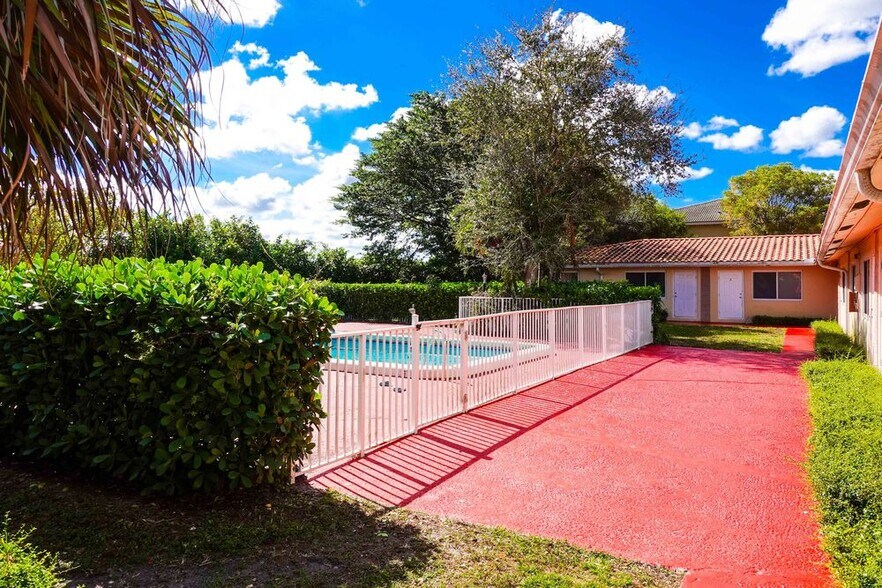 More Photos Of 8430 NW 40th St, Coral Springs Apartments For Sale