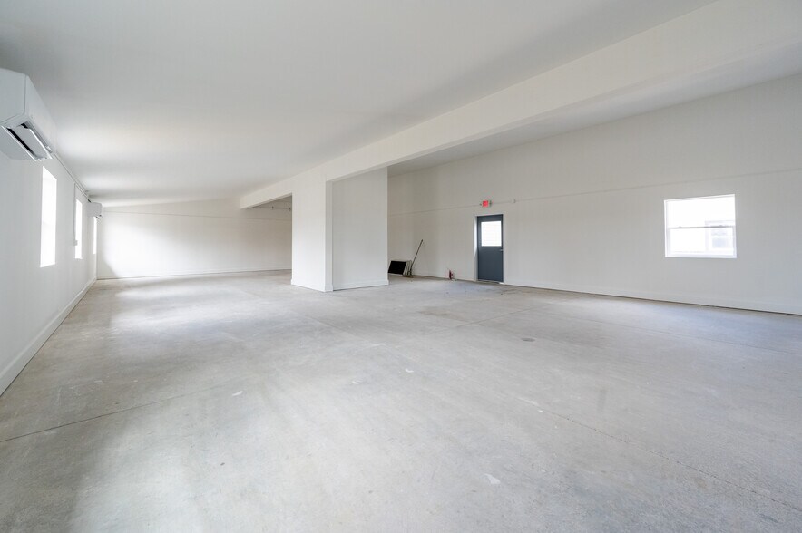 More Photos Of 255 Garden Dr, Bozeman Flex For Lease