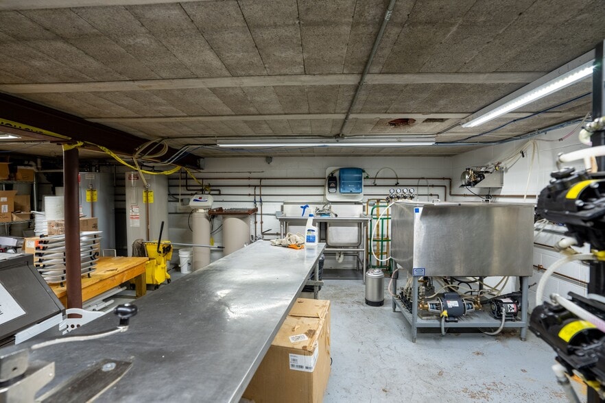 More Photos Of 514 S Water St, Sparta Fast Food For Sale