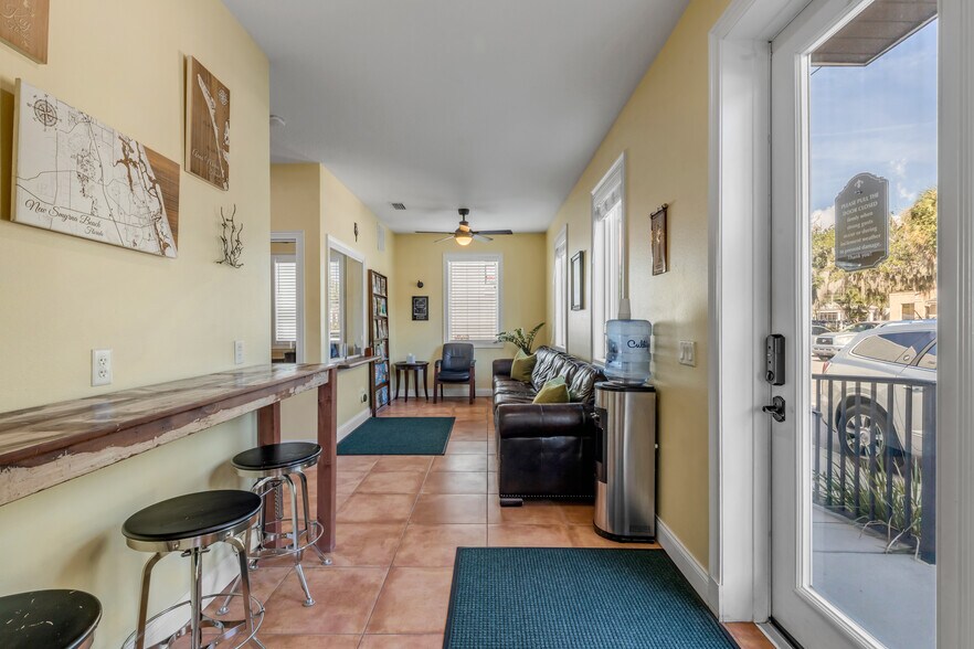 More Photos Of 136 Julia St, New Smyrna Beach Flex For Sale