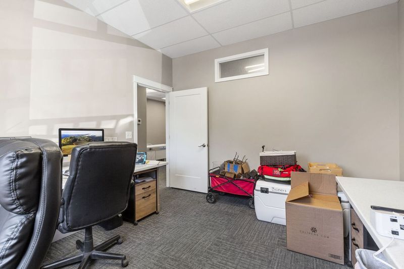 More Photos Of 236 River Vista Pl, Twin Falls Office For Lease