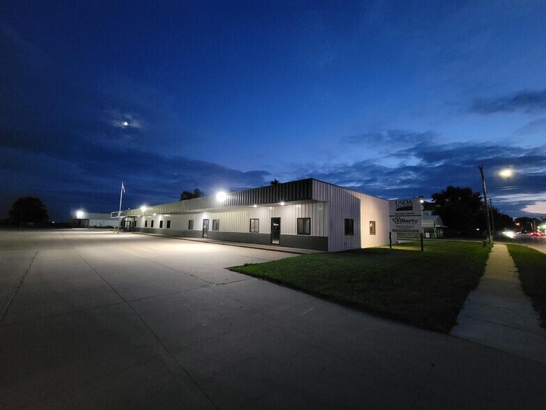 More Photos Of 1621 E Washington St, Washington Office For Lease