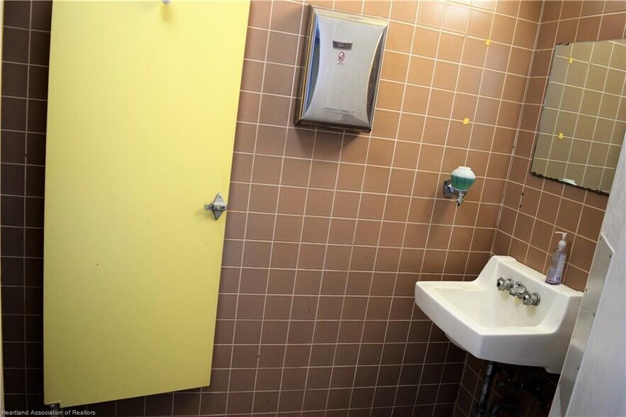 More Photos Of 2 W Main St, Avon Park Office Residential For Sale