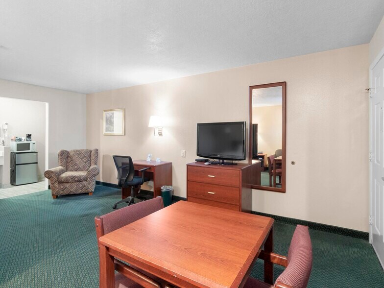 More Photos Of 250 N 1100 W, Cedar City Hotel For Sale