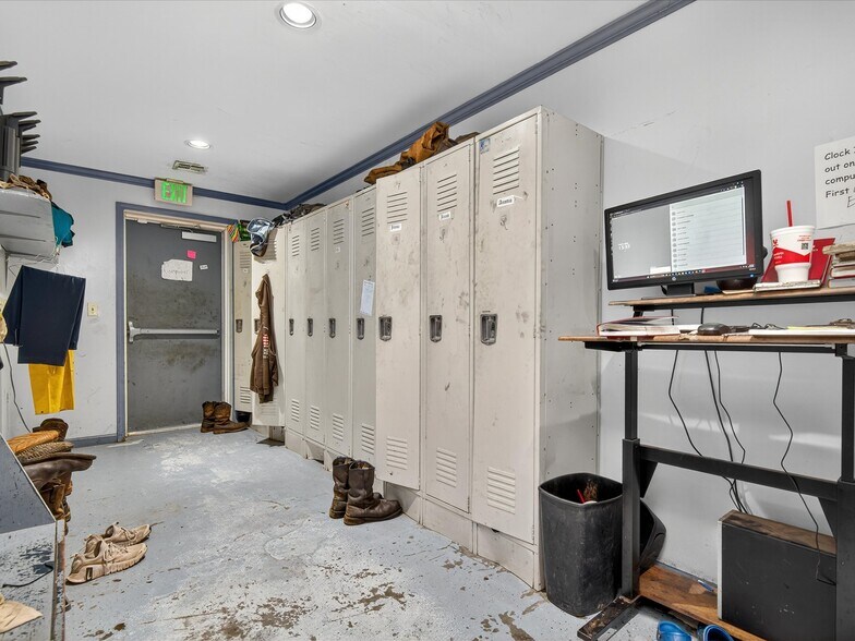 More Photos Of 1601 E Main St, Pawhuska Industrial For Sale