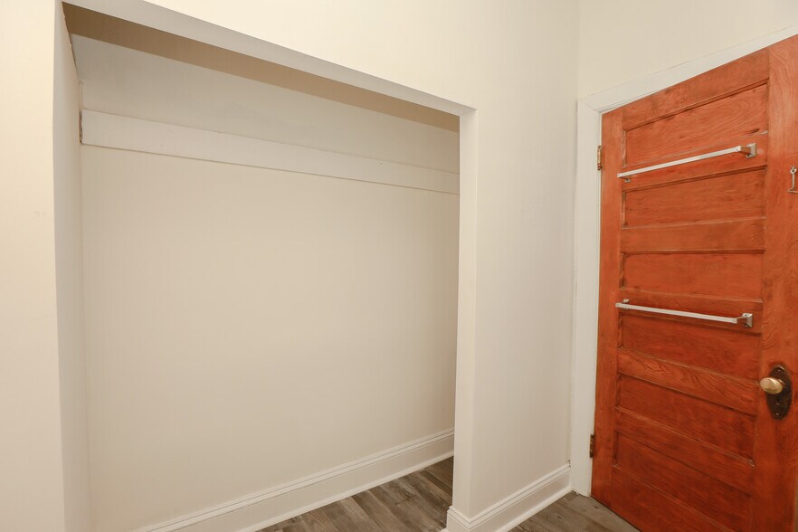 More Photos Of 819 Colonial Ave, Norfolk Apartments For Sale