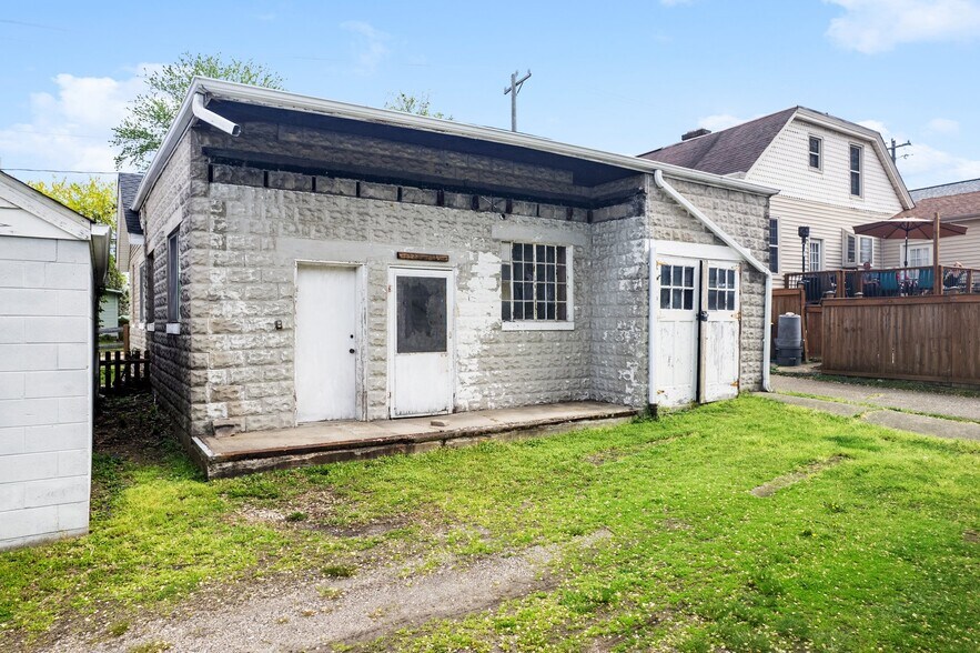 More Photos Of 203 Benson St, Reading Flex For Sale