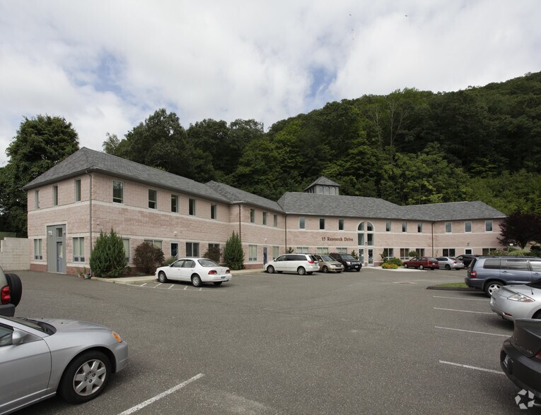 More Photos Of 15 Research Dr, Woodbridge Office For Lease