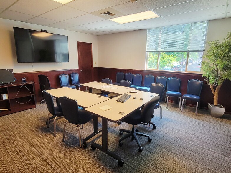 More Photos Of 510 Plum St SE, Olympia Office For Sale