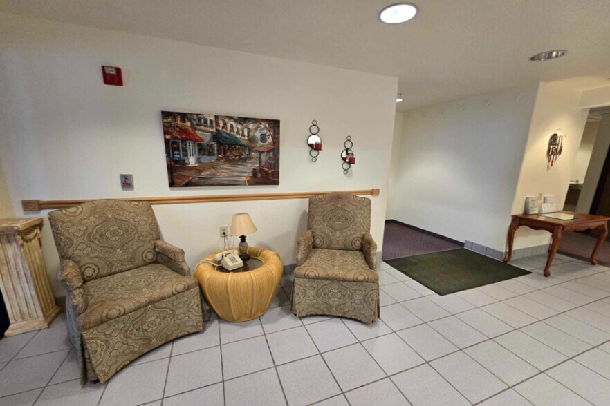 More Photos Of 748 E 12th St, Imperial Hotel For Sale