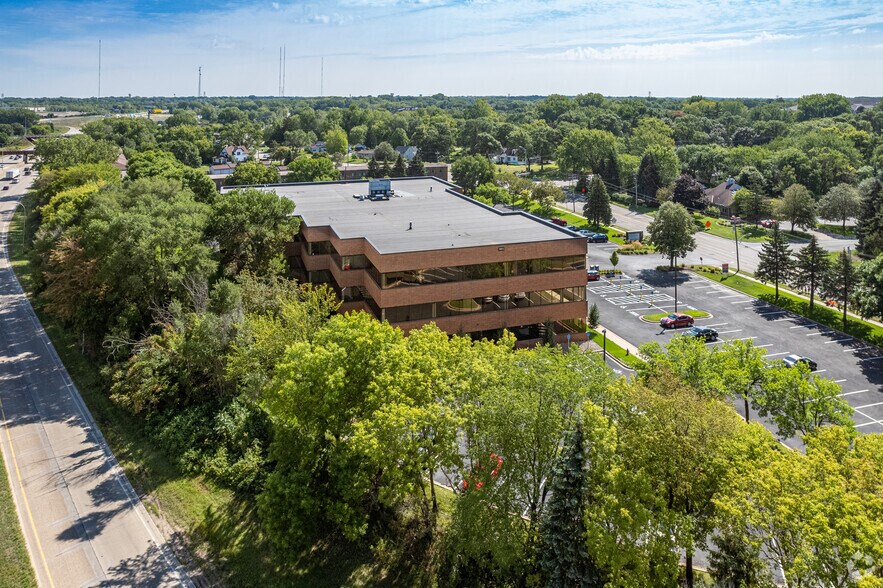 More Photos Of 900 Long Lake Rd, New Brighton Office For Sale
