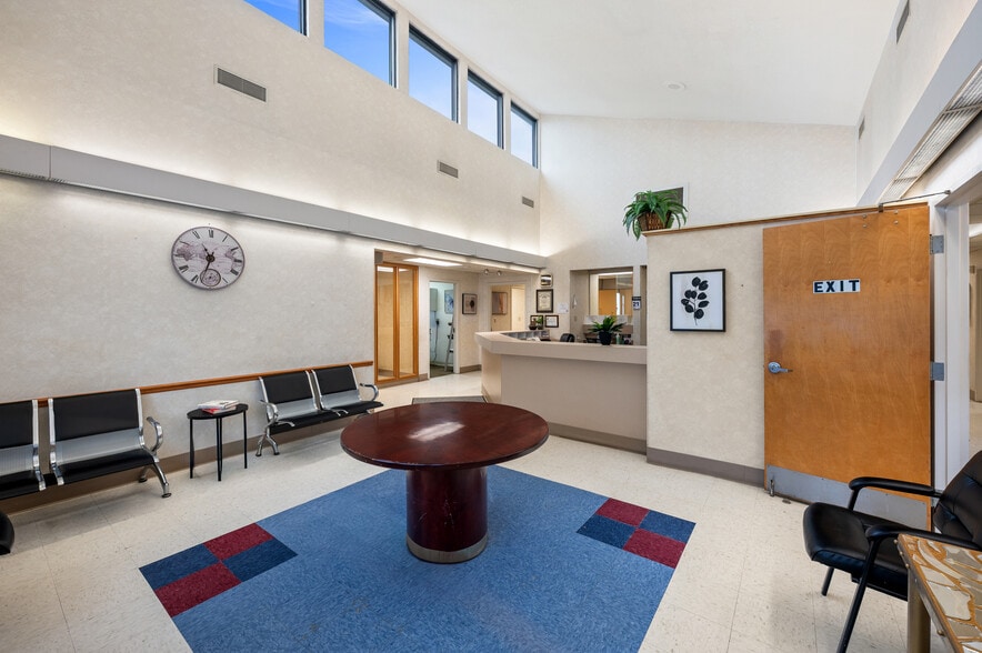 More Photos Of 5410 N Tryon St, Charlotte Medical For Sale