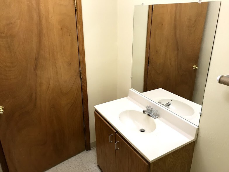 More Photos Of 3768 Norwood Dr, Littleton Warehouse For Lease