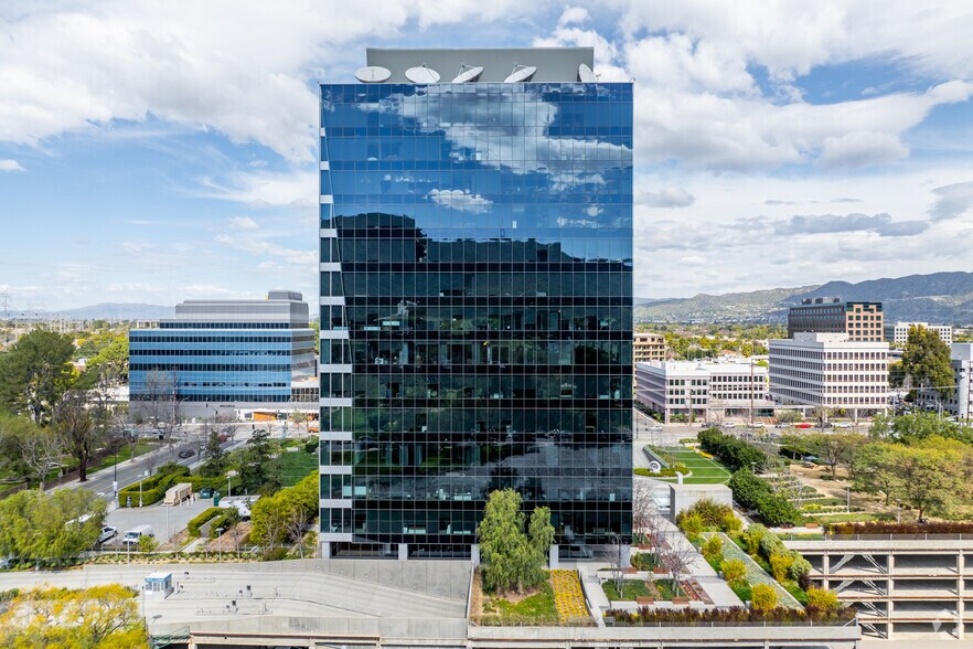 More Photos Of 2900 W Alameda Ave, Burbank Office For Lease